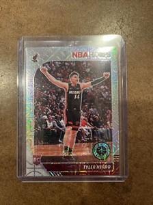 2019-20 Panini NBA Hoops Premium Stock - Silver Mojo Prizm #210 Tyler Herro (RC)