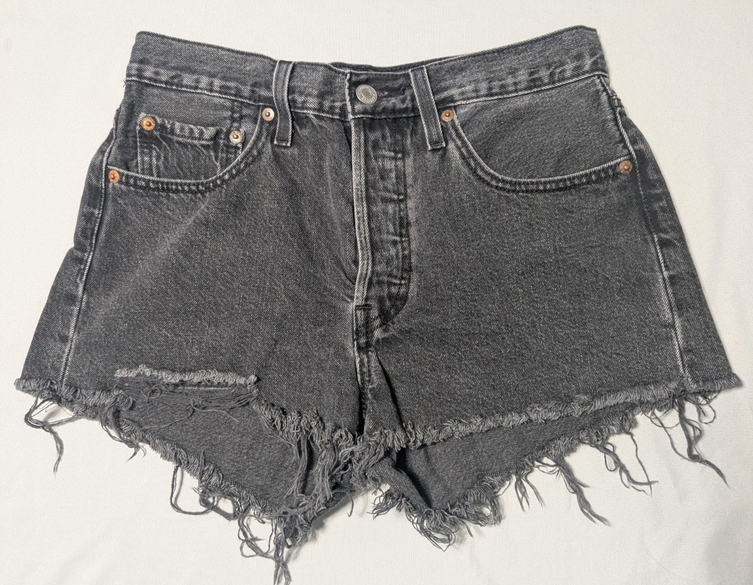 LEVIS 501 Cut-Off Button-Fly Charcoal Stretch Denim Jean Shorts - Women 26 thumbnail 8