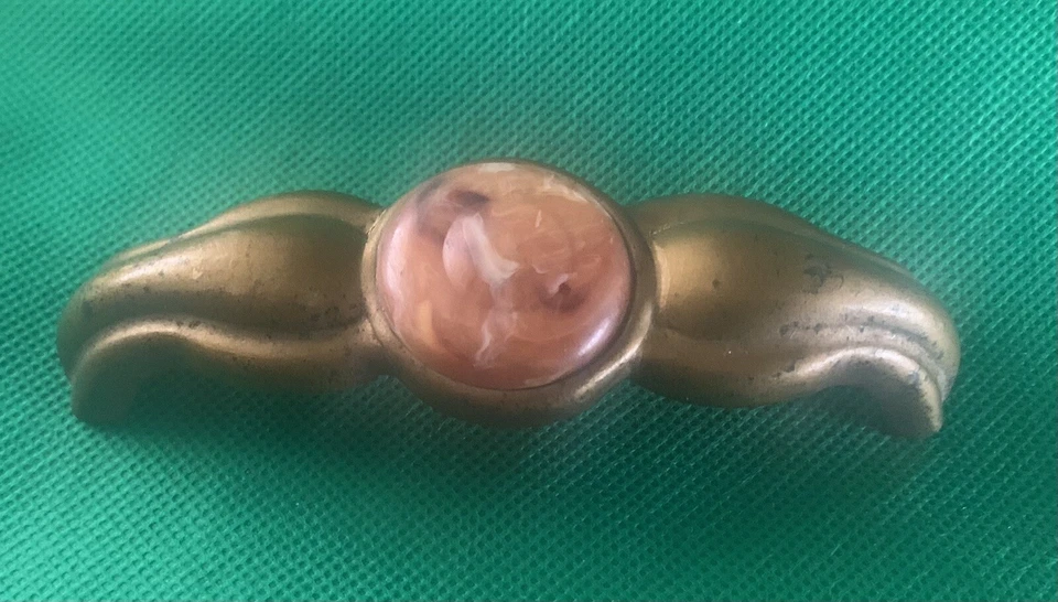 Tirador de cajón Art Deco herrajes antiguos de baquelita de los años 20 4,25” centros Foto 3 de 4