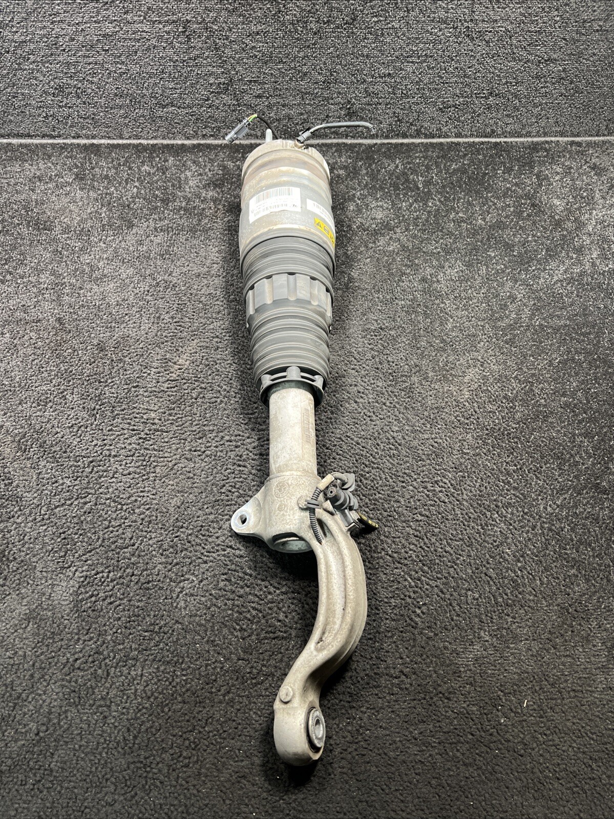 2017 Maserati Levante Front Left Air Shock Strut Absorber OEM 06700374370