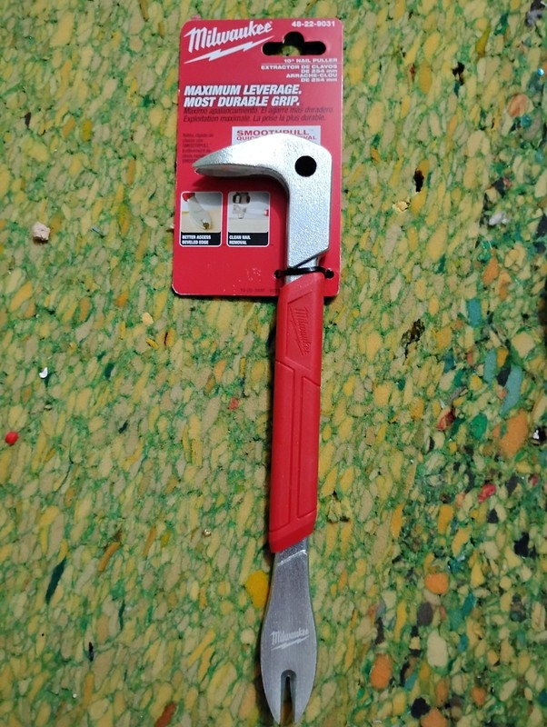 Milwaukee 48-22-9031 10 in Steel Nail Puller Pry Bar, Red/Silver