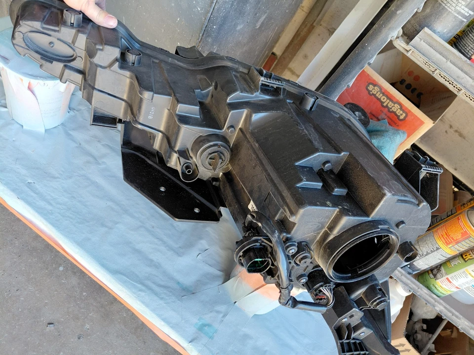 Conjunto de faros - TYC 20-16333-00 regular para Hyundai Elantra GT 18-20 Foto 3 de 4