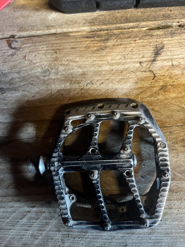 Hope F20 Pedal Left Hand Black And Silver, Good Condition