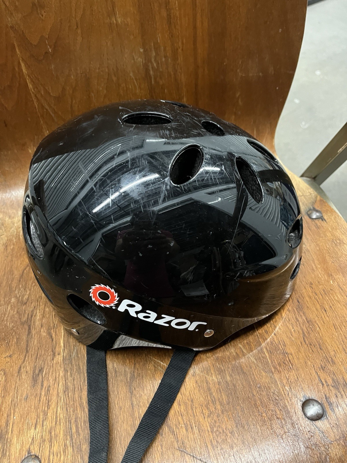 Razor V-17 Youth Multi-Sport Helmet Medium Ages 8+ Gloss Bla