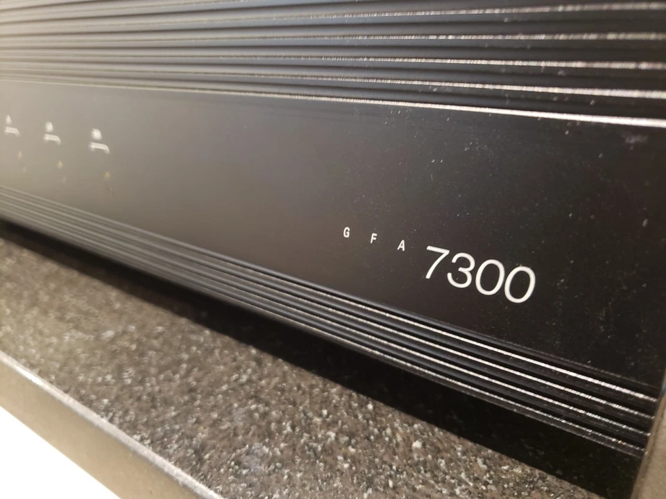 Adcom GFA-7300 5 Channel Amplifier Vintage + manual. great working unit - Image 3 of 4