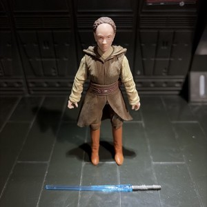 Sarrissa Jeng - encyclopédie Star Wars HoloNet