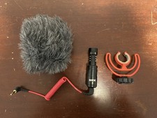 R DE VideoMicro Compact On-Camera Shotgun Mic, Cardioid, Shoe Mount, 3.5mm