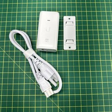 Ubiquiti UniFi PoE-af PoE Injector 802.3af Gigabit with Power Cord  Mount Plate