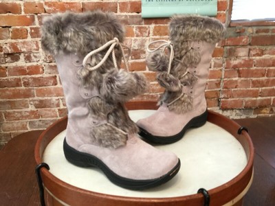 bare traps grey boots