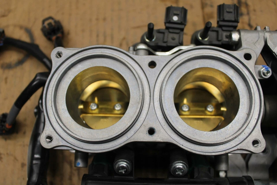 20-22 KAWASAKI Z H2 INYECTORES DE COMBUSTIBLE PRINCIPALES / CUERPOS DEL ACELERADOR BB382 Foto 2 de 4