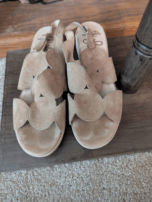 Wondersfly Women's Size EU 40 US 10 Beige Suede Platform Sandals Made in Spain