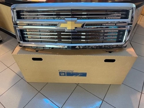 2014 - 2015 Chevrolet Silverado 1500 High Country Chrome GRILLE new OEM 23259619