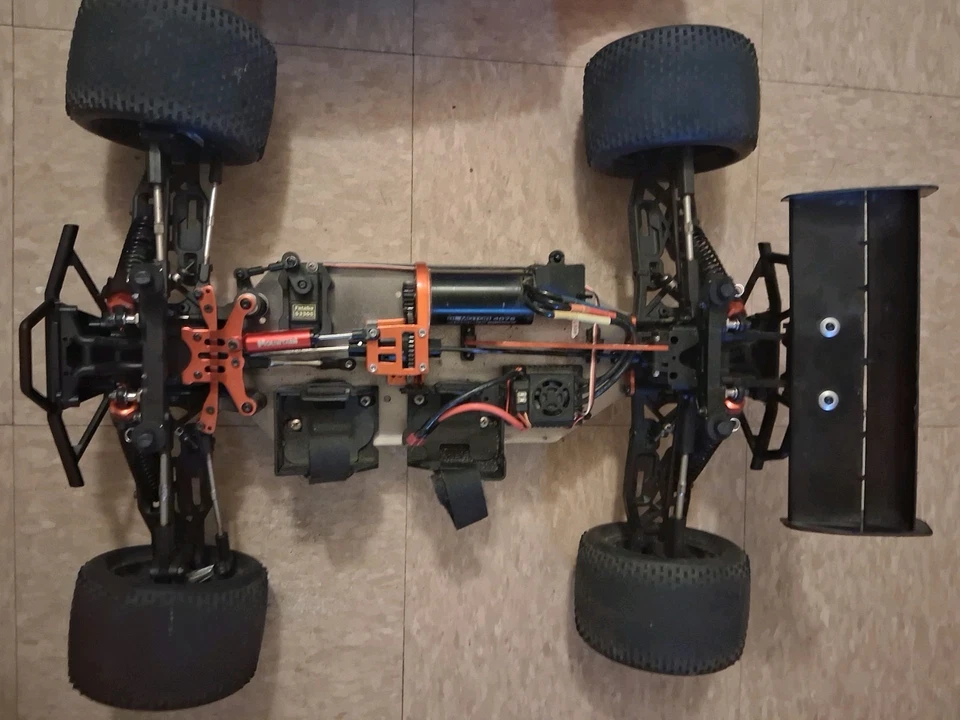 Storage Find Used Hpi Truggy Flux With Extra Identical Body In Bag And Wheels - Image 4 of 4