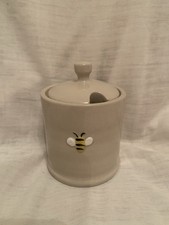 Joyye for Gisela Graham Bee Lidded Ceramic Honey Pot Jar Pale Grey 10cm