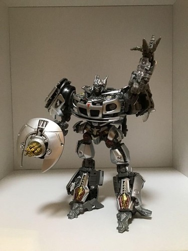 MPM-9 Autobot Jazz Figure Transformers Masterpiece Movie Series TAKARA TOMY Toy - Picture 6 of 17