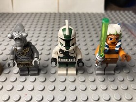 LEGO STAR WARS BATTLE OF GEONOSIS CLONE WARS WITH AHSOKA-FIGURES FROM 9491/75089