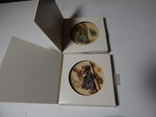 2 Mini Hummel Goebel Plate 3 1/8  1078 1971 Heavenly Angel & 1079 1972 Hear Ye