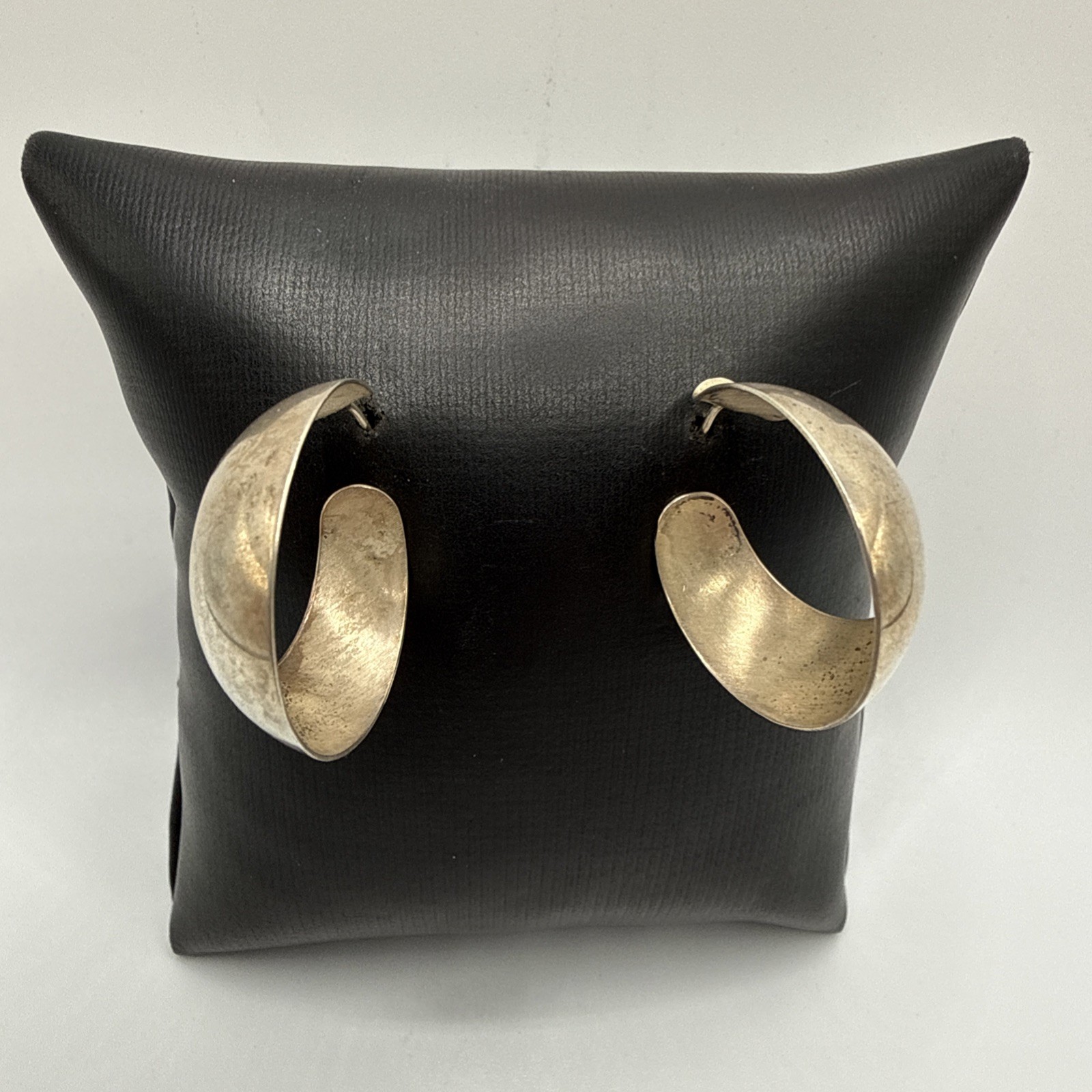 Vtg Sterling Silver Hoop Earrings. 4.9 Gram
