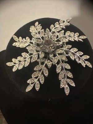 Vntg  1963 Signed Sarah Coventry Evening Snowflake Brooch Pin Silver Rhinestone