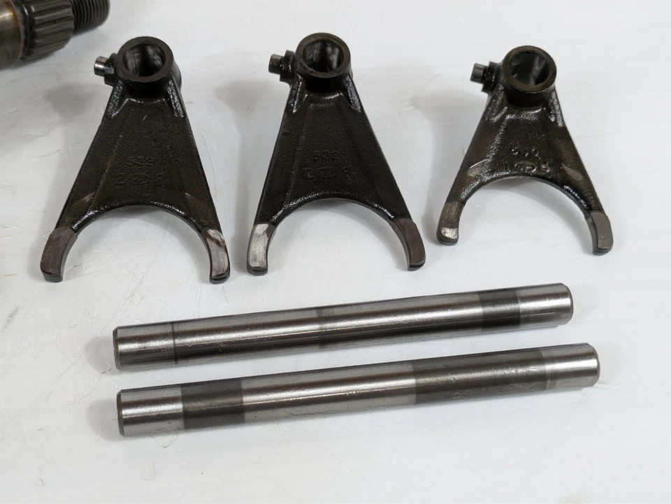 01 Victory Classic Touring V92 V92C V92TC transmisión engranajes cambio horquillas de tambor Foto 2 de 4