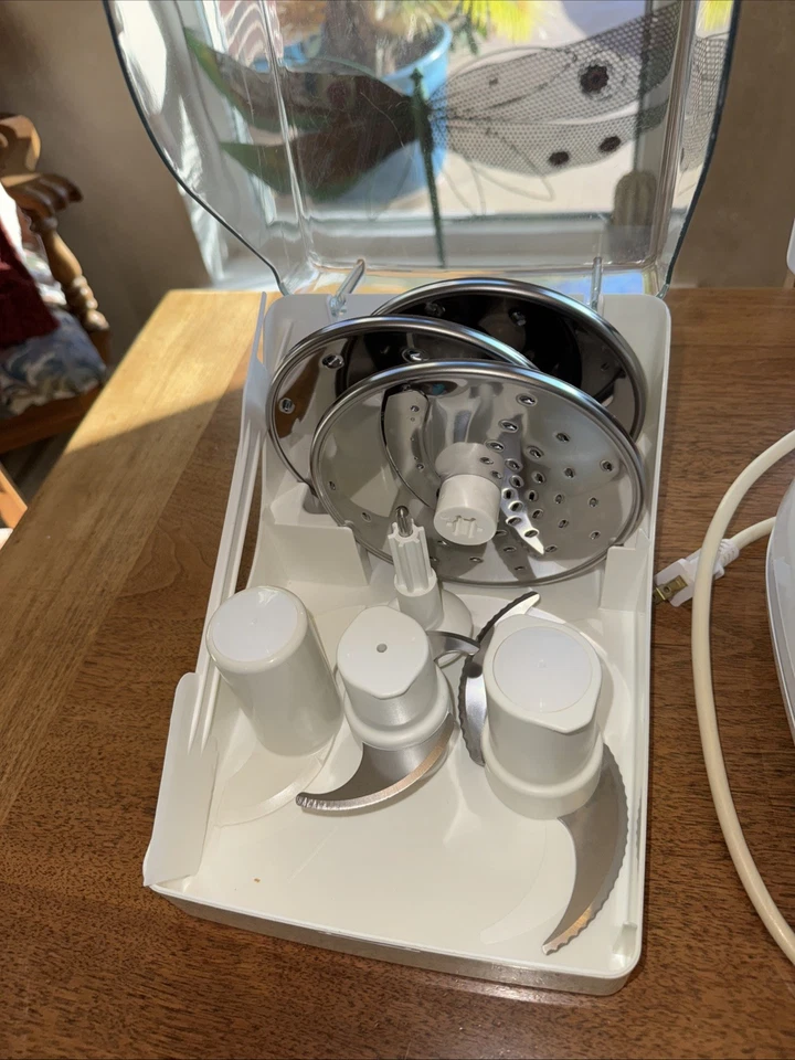 KitchenAid KFP600 Ultra Power 11 Cup Food Processor Manual All Accessories Nice! - Image 2 of 4