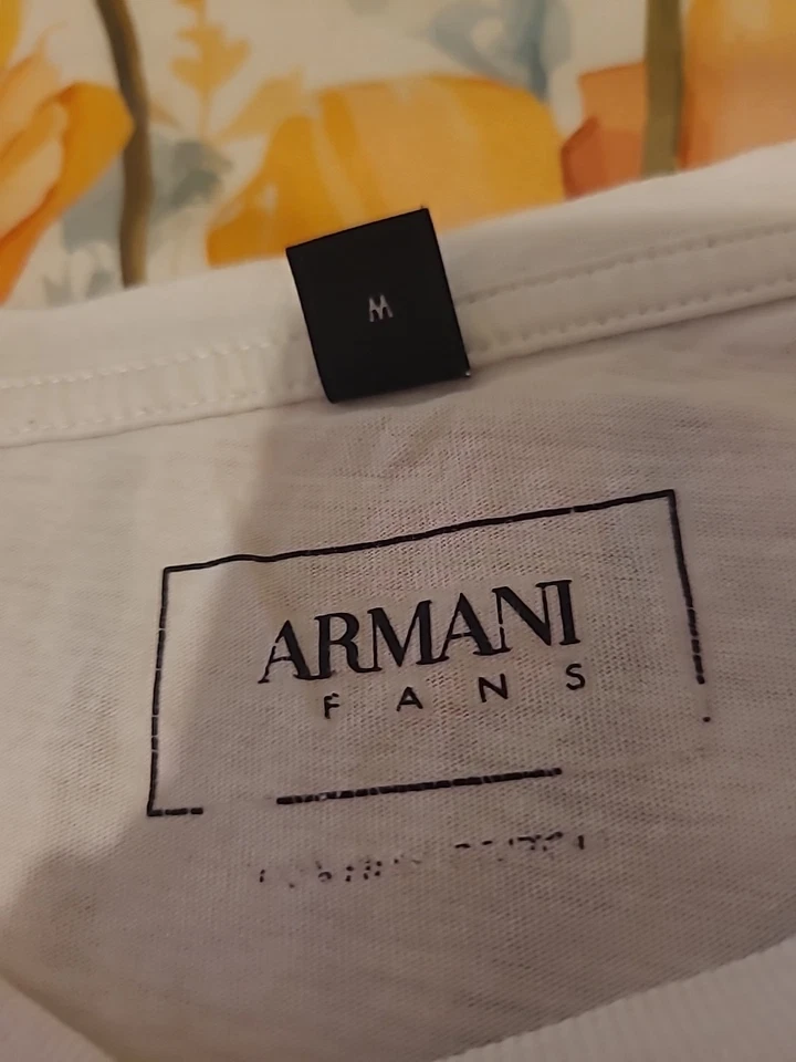 Armani Fans Men's Plain White T-Shirt V Neck Short Sleeve Size Medium - Image 4 of 4