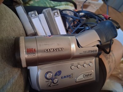 Samsung SCL906 Hi8 Analog Video Camcorder WORKED Charger 6 Tapes BAD BATTERY