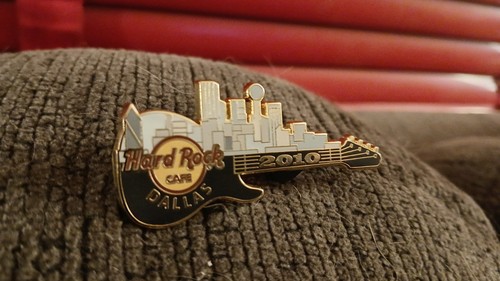 DALLAS TEXAS GUITAR SERIES 2010 Hard Rock Cafe PIN