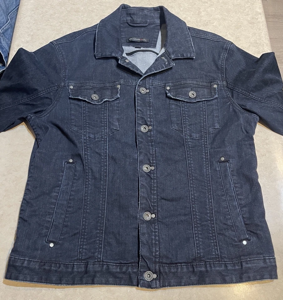 Chaqueta de mezclilla John Varvatos para hombre mediana clásica camionero bolsillos abotonados índigo Foto 4 de 4