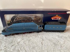 Bachmann 31-952 Class A4 LNER Garter Blue Mallard Locomotive