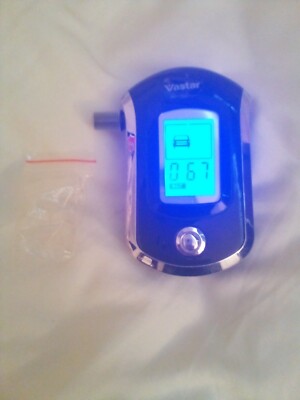 Vastar Professional Digital Breathalyzer Portable Breath Alcohol Tester battery 