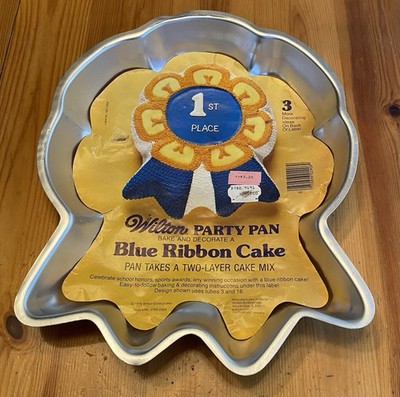 Wilton Blue Ribbon 1979 Cake Pan Mold - 502-2286 First Place Prize New W/ Insert