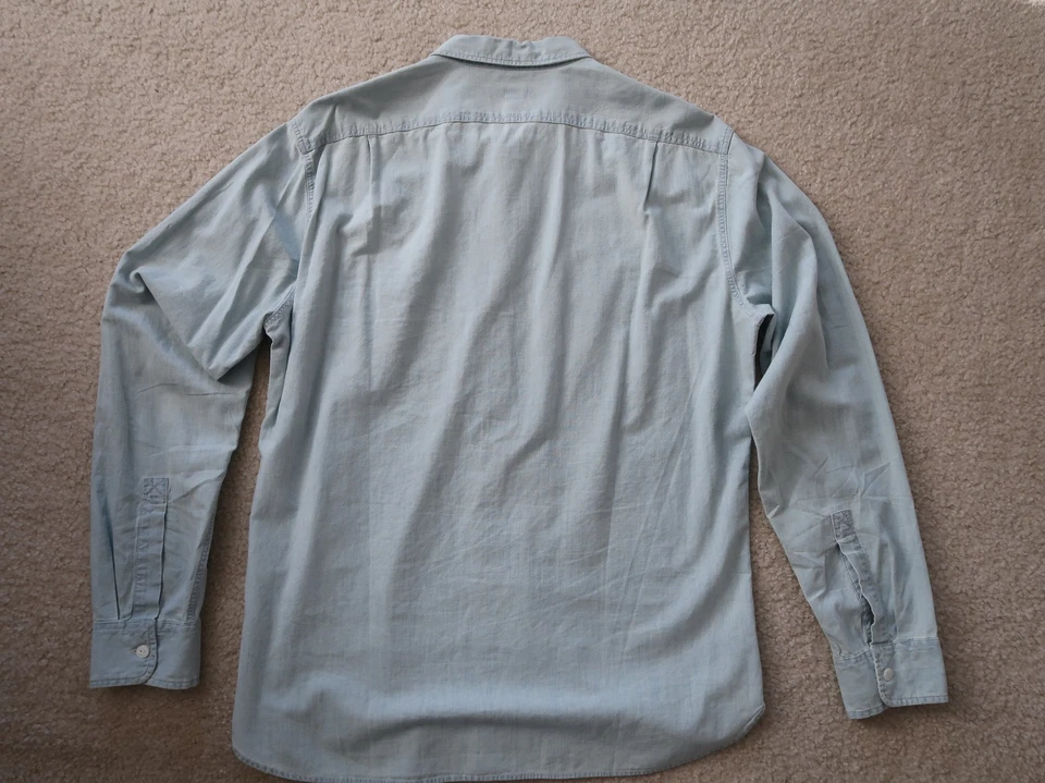 J.CREW JEANS DENIM WORKSHIRT IN LIGHT WASH SZ LARGE SLIM FIT - Image 3 of 4