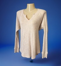 American Eagle Lightweight Waffle Weave Top Size Medium Beige Long Sleeve V-Neck
