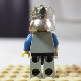 Lego Castle Knights Kingdom I King Leo Minifigure 6026 6098 6091 6095 LEGbrOs