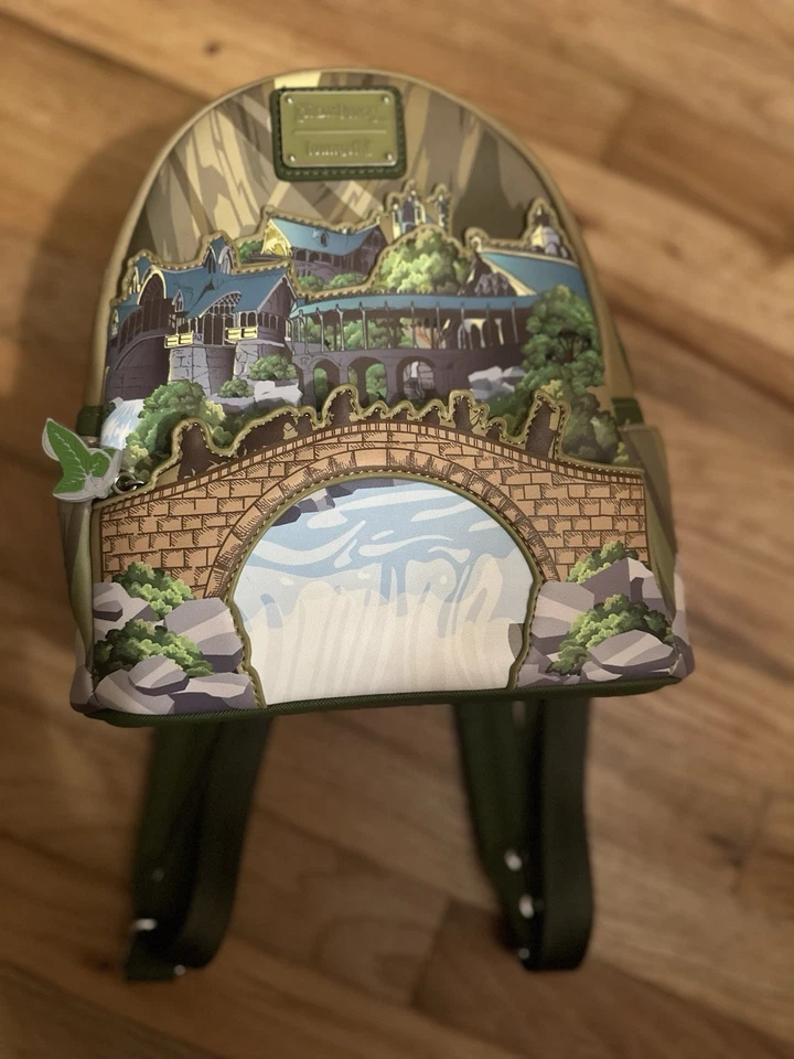 Mini Mochila Loungefly Señor de los Anillos Rivenell Exclusiva de Arwen Aragorn Foto 2 de 4