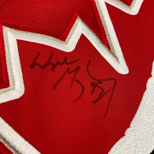 Wayne Gretzky Signed Team Canada Authentic Nike Olympic Jersey JSA COA - Picture 4 of 11