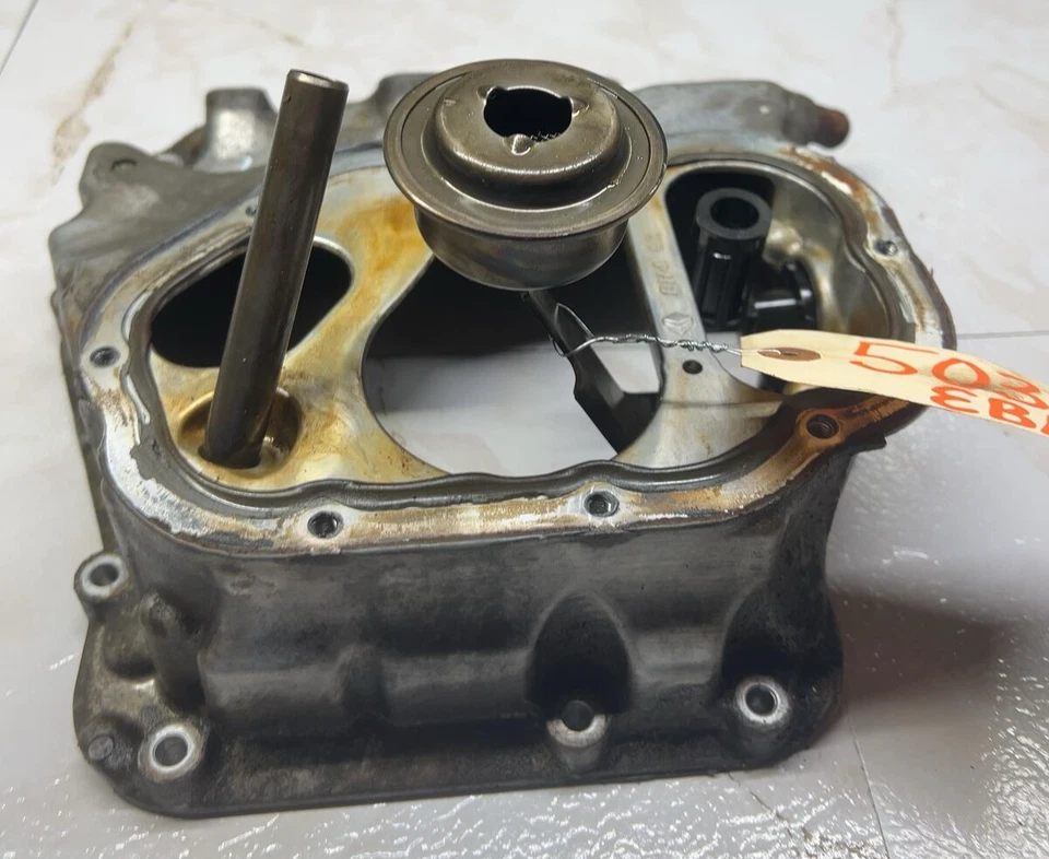 Conjunto de cárter de aceite superior/medio del motor Subaru Legacy 2010-2012 de 2,5 L (EH4 #2) OEM Foto 2 de 4