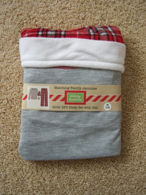 NWT Holiday Traditions girls' M (7/8) 2 piece sleep set with hat