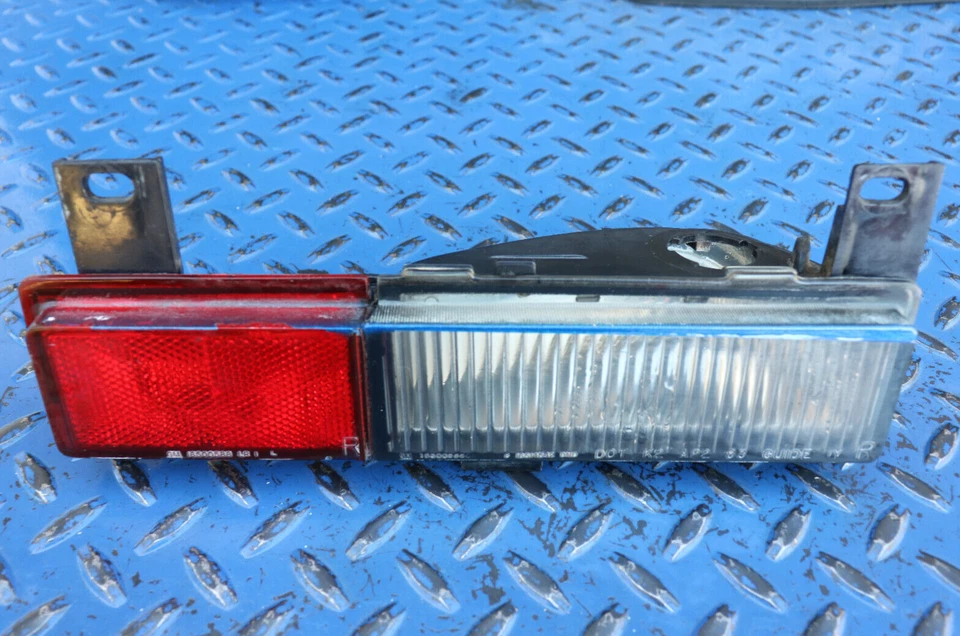 1991-1996 Chevrolet Corvette C4 Passenger Side Rear Bumper Side Marker Light - Image 2 of 4