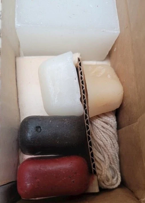 Hawthorne House Candle Making Kit 2 Taper Candles Wax Color Scent 1970's - Image 4 of 4