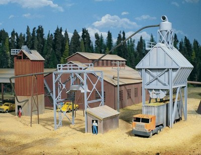 Walthers Cornerstone HO Scale Model Sawmill Outbuildings, 8 