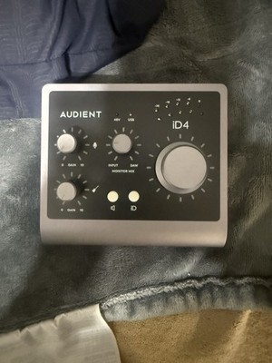 Audient iD4 MKII 2 x 2 USB-C Audio Interface