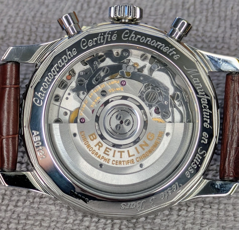 Breitling Navitimer 1 B01 Cronógrafo 43 mm Esfera “Panda” Caja Cuero AB0121 Foto 2 de 4