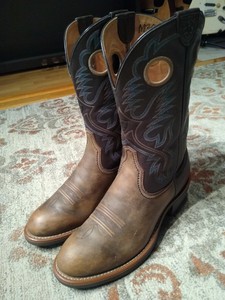 ariat turnback boots