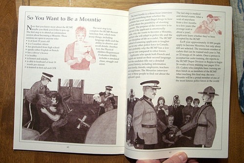 BOLDLY CANADIAN Story of the RCMP by J Hamilton-Barry PBK, EX-LIB, but Near Mint - Foto 6 di 6