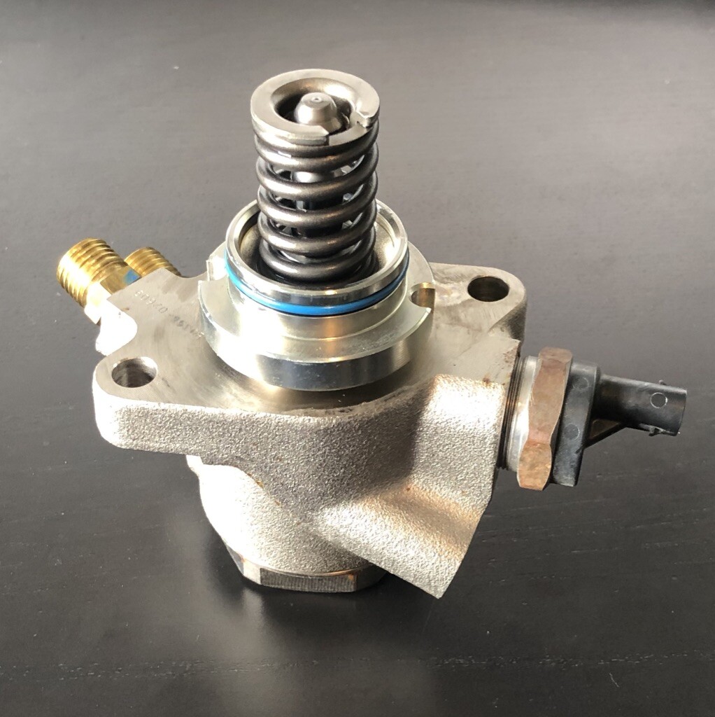 Lamborghini OEM HFS034-105C HFS034105C High Pressure Fuel Pump    Free USA Ship