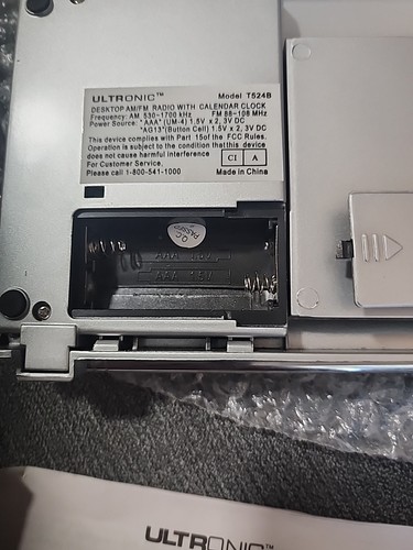 ULTRONIC Desktop AM/FM RADIO With Calendar, Clock, Calculator Tested / Works - Picture 7 of 7