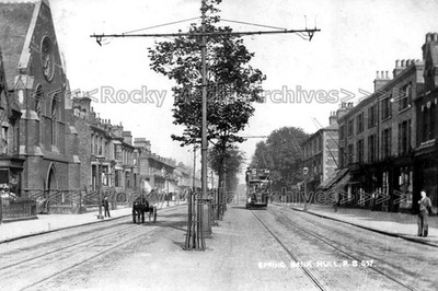 bzz-64 Tram & Chapel, Spring Bank, Hull, Yorkshire. Foto