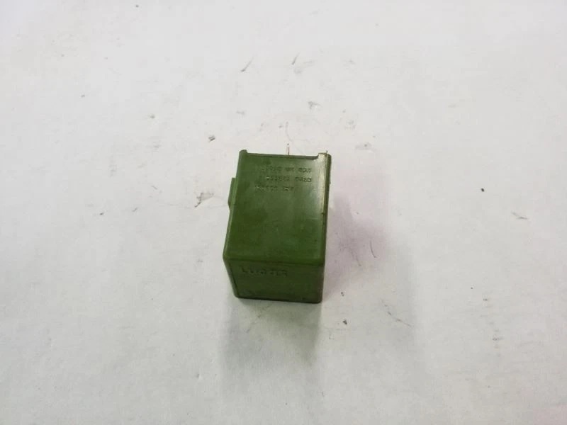 33388A limpiaparabrisas o relé de bomba de combustible | Se adapta a Jaguar / Mercedes Benz Foto 3 de 4